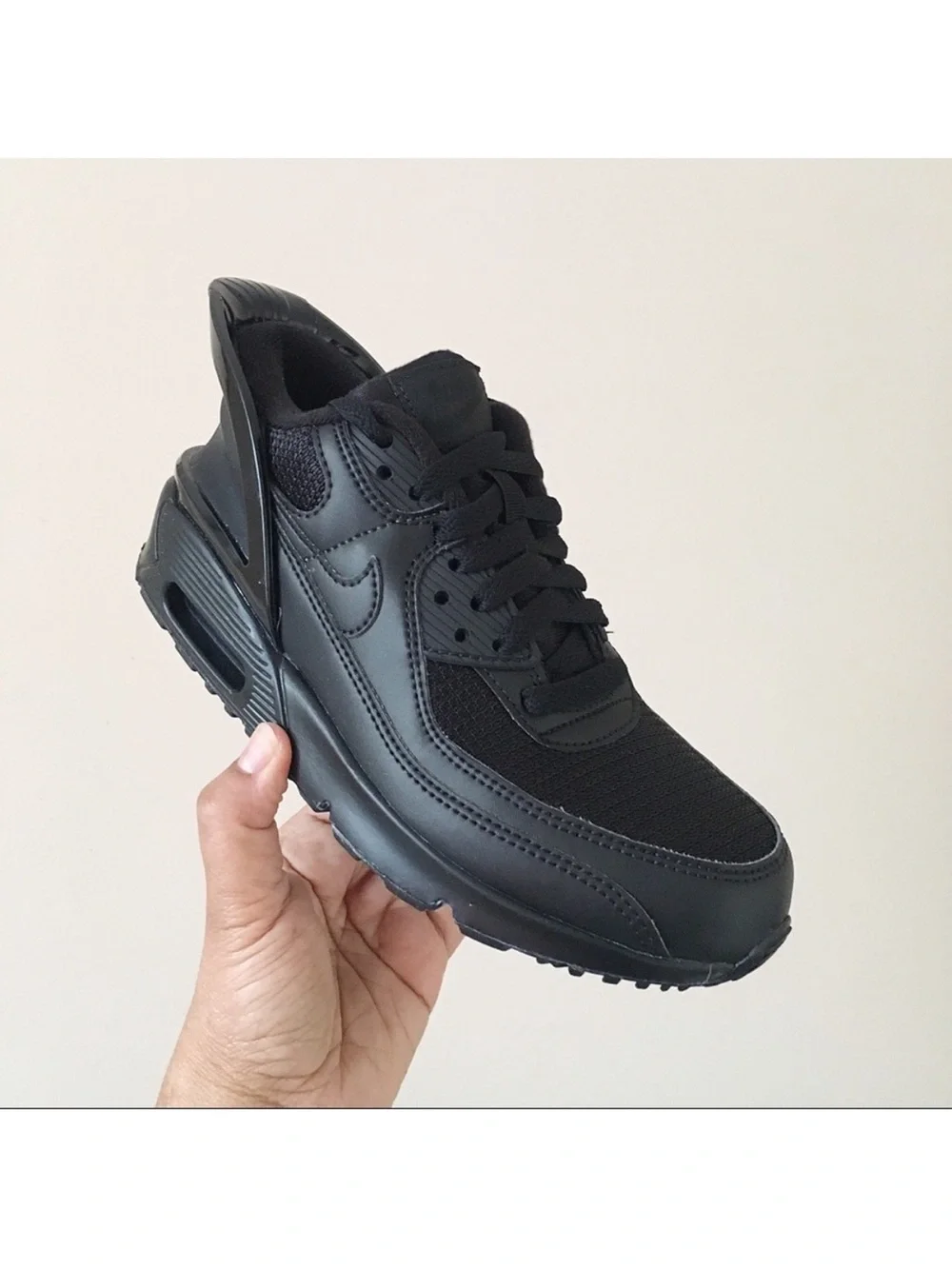 Nike Air Max 90 FlyEase Triple Black Sneakers 5Y / 6.5 Women